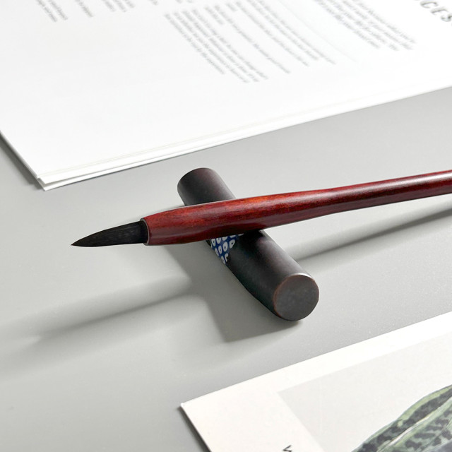 紅檀木胎毛筆一支