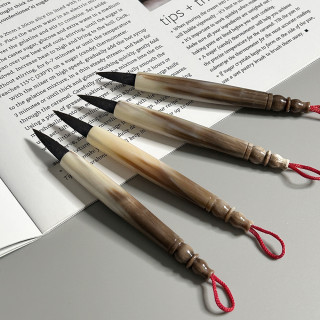 袖珍赤牛角胎毛筆一支